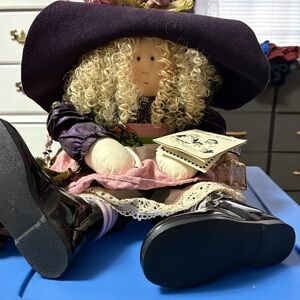 Little Souls “Sandra” Doll by Gretchen Wilson 1999